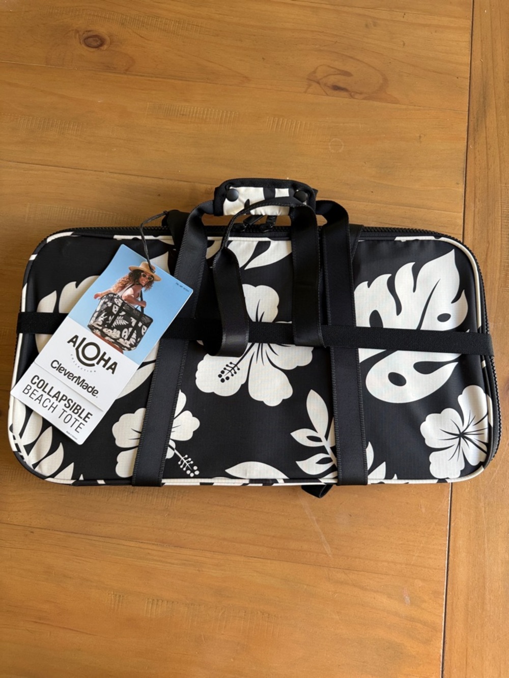 ALOHA Collection Black and Cream Floral collapsible Beach Tote - Picture 4 of 4